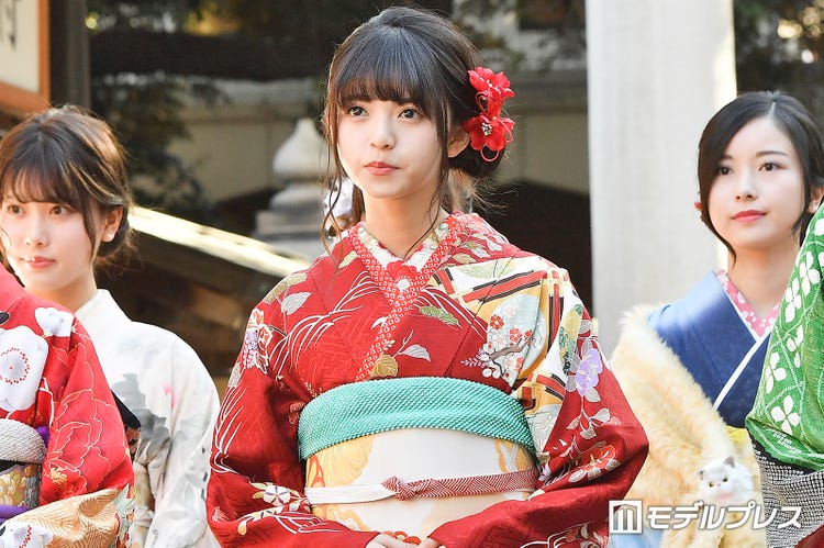 画像1 乃木坂46 齋藤飛鳥ら7人が成人式 艷やか晴れ着姿で登場 モデルプレス