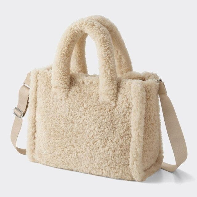 GU　バッグ　小物　秋　グッズ