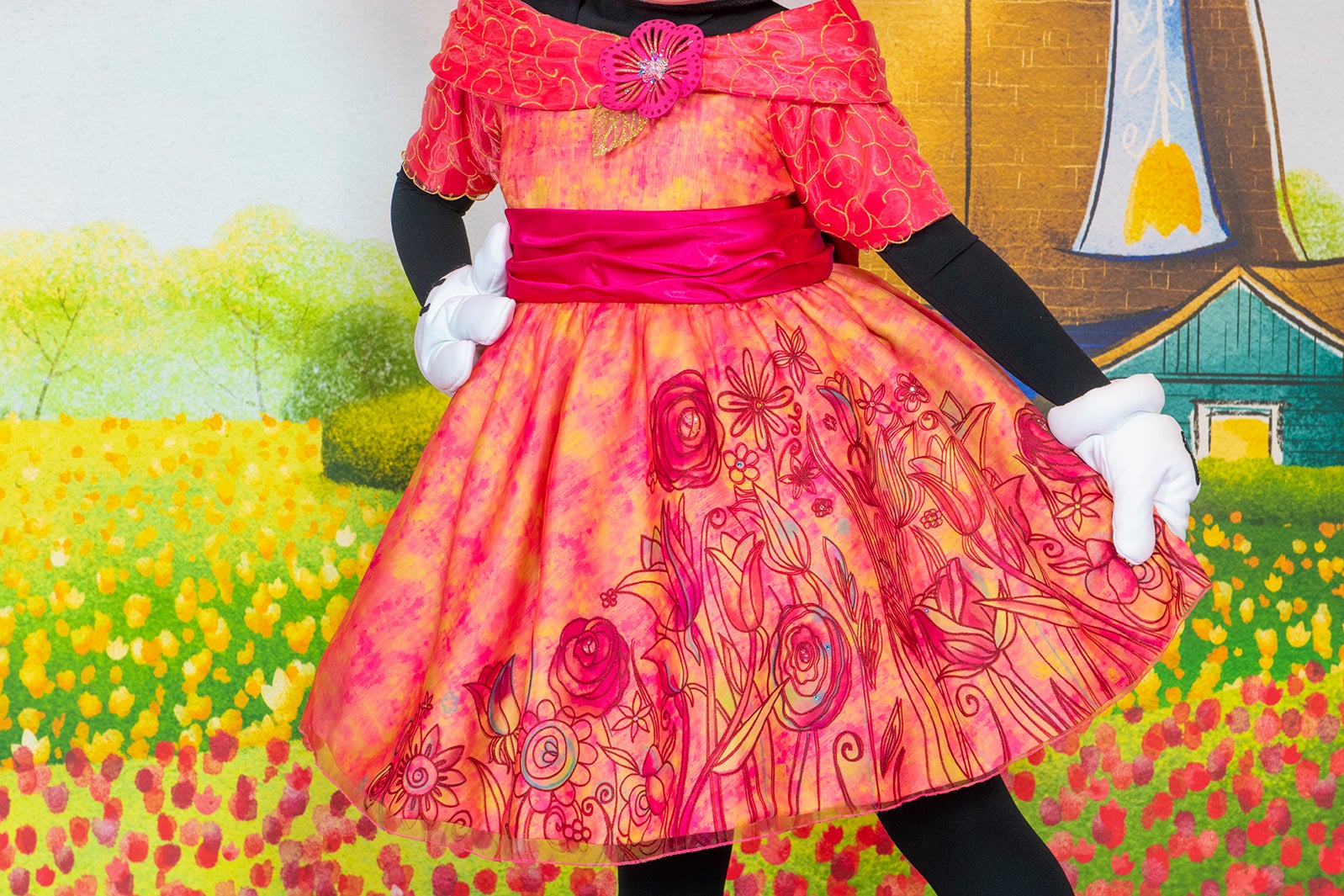 ふんわりとした揺れ感のある花柄のワンピースドレス※画像はイメージ（C）Disney