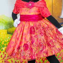 ふんわりとした揺れ感のある花柄のワンピースドレス※画像はイメージ（C）Disney