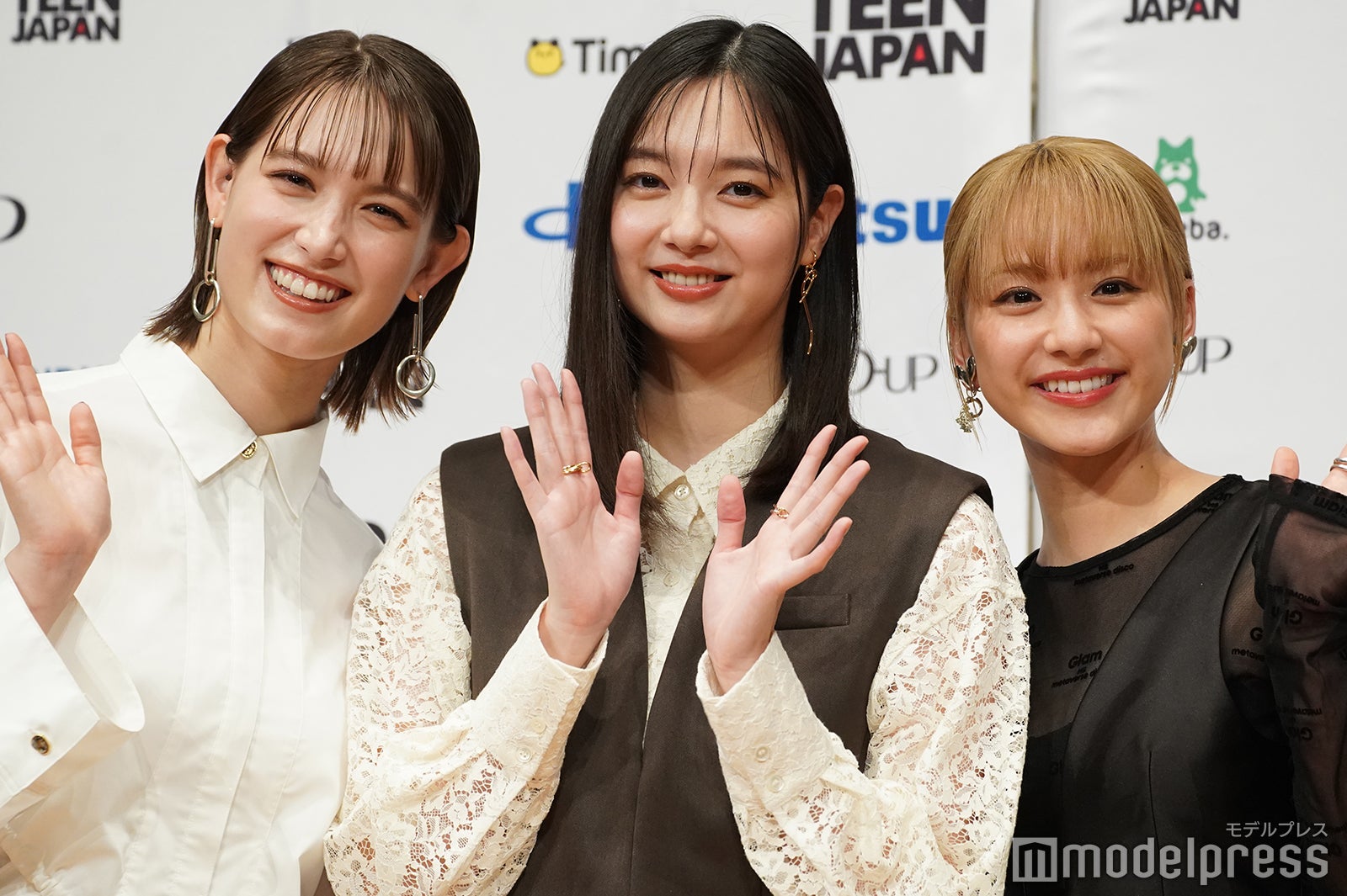 トラウデン直美、新川優愛、平祐奈（C）モデルプレス