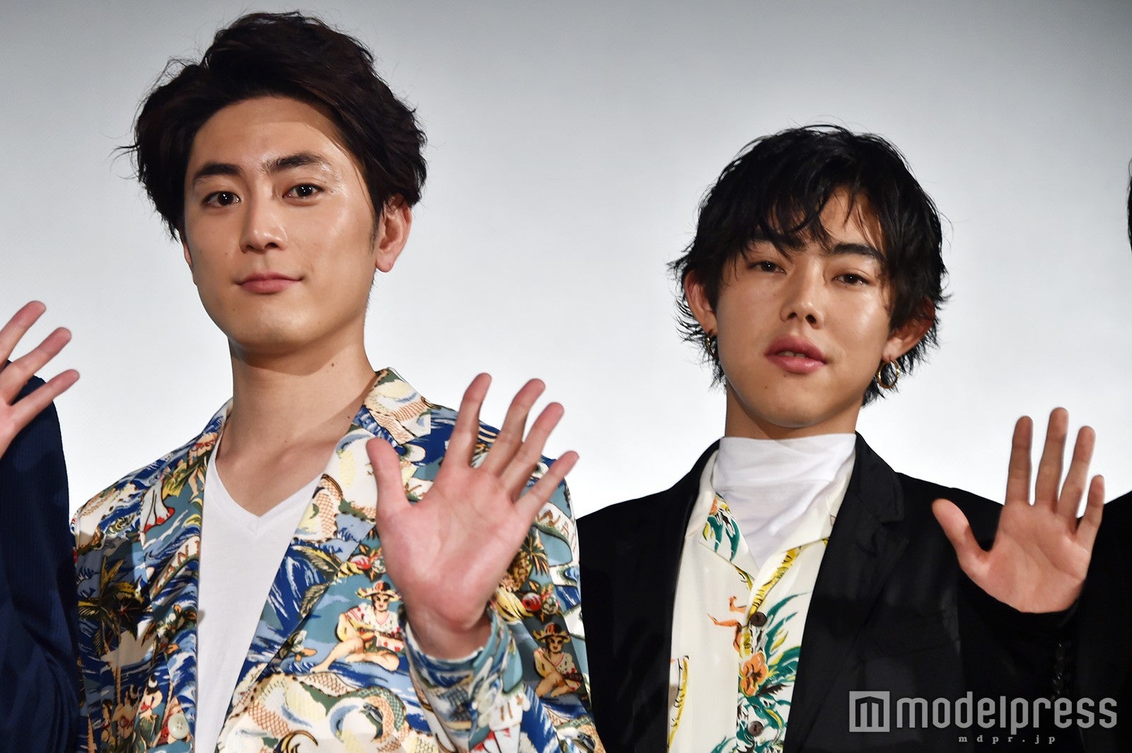 間宮祥太朗＆吉村界人、極寒山中でパンツ下ろし仁王立ち 股間は ...