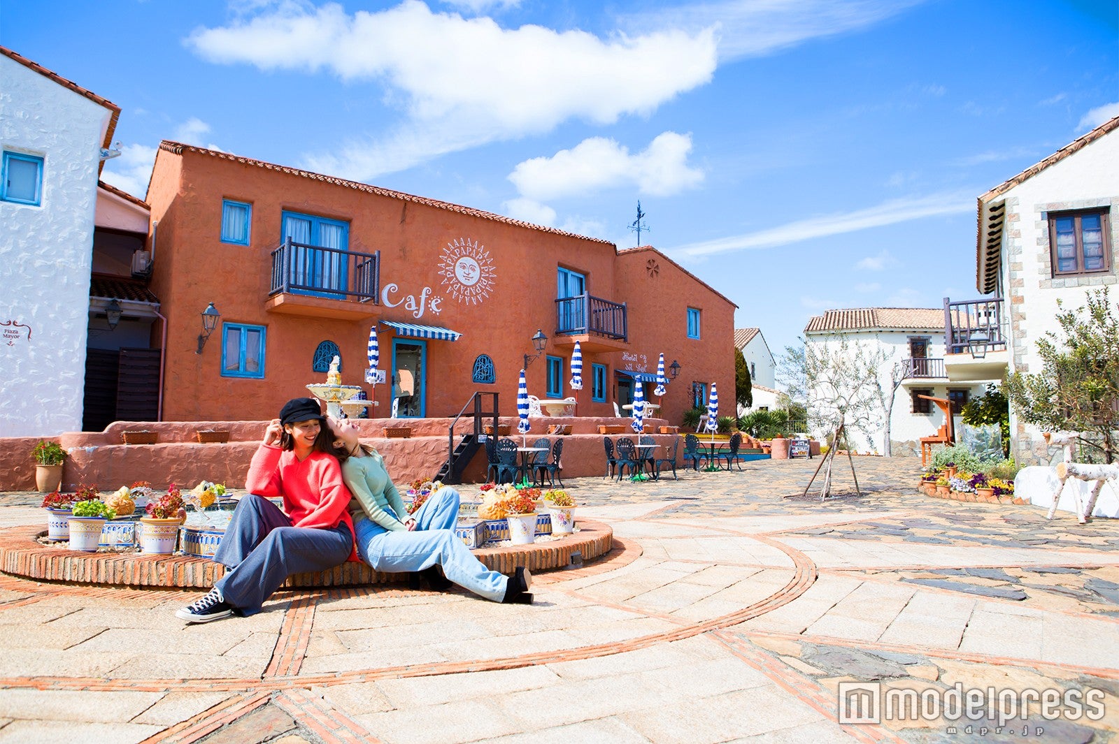 志摩地中海村／モデル：石田一帆、ゆきら（C）モデルプレス