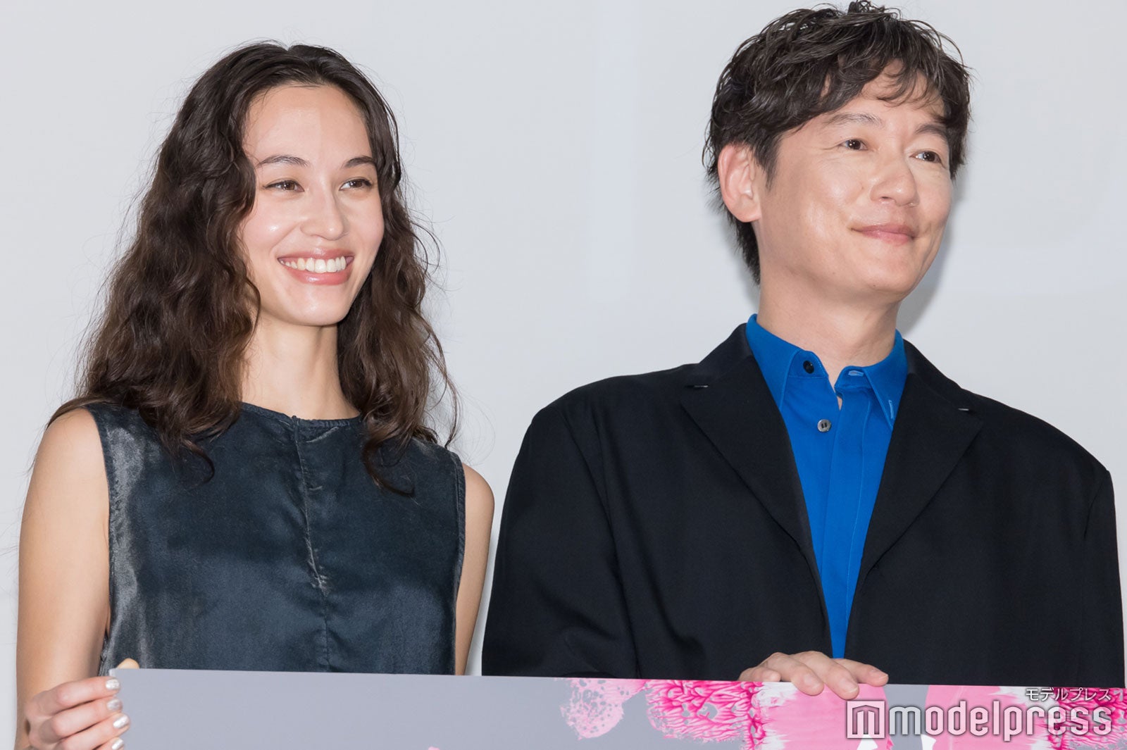 水原希子、井浦新（C）モデルプレス