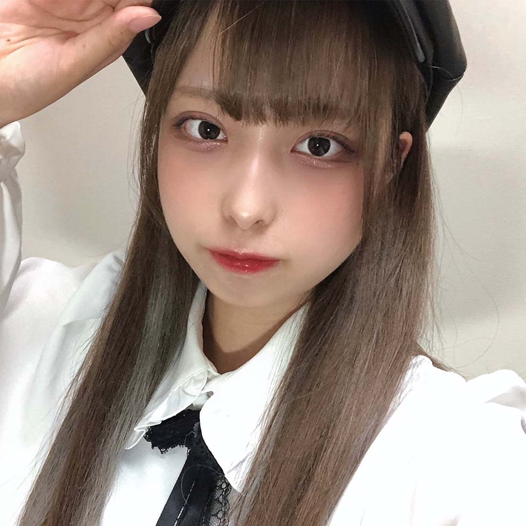 ミスユニドル出場・みうみうさん／純白のアスター／O大学（提供写真）