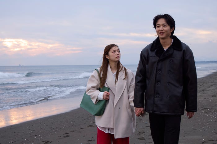 紺野彩夏、鈴木仁「復讐カレシ~溺愛社長の顔にはウラがある~」第5話(C)「復讐カレシ~溺愛社長の顔にはウラがある~」製作委員会・MBS