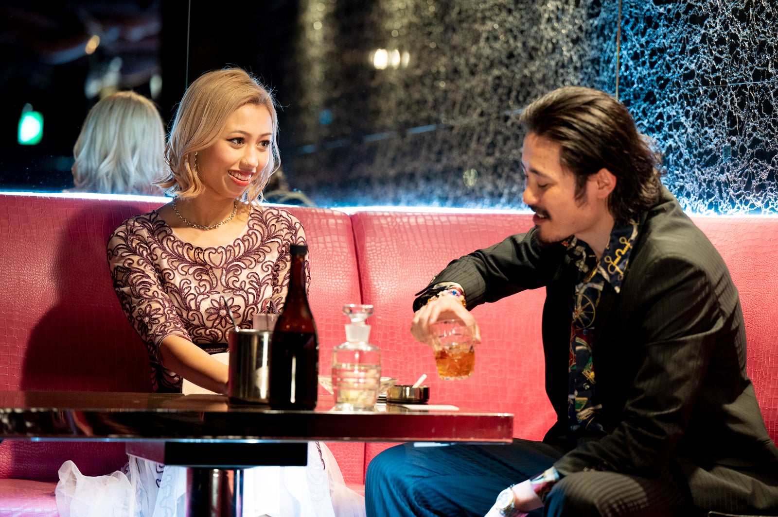 レチ、和田崇太郎（C）映画「コーヒーはホワイトで」製作委員会