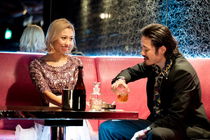 レチ、和田崇太郎(C)映画「コーヒーはホワイトで」製作委員会