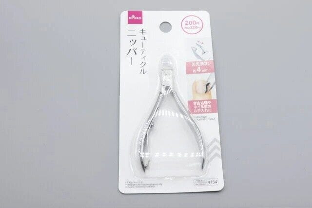 ダイソー　ステンキューティクルニッパー　パッケージ