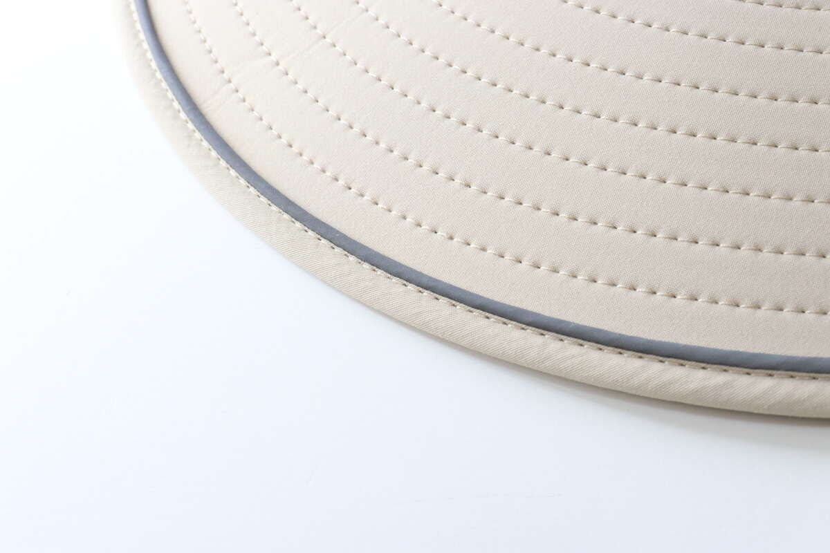 ダイソーの紐付バケットハットの反射素材