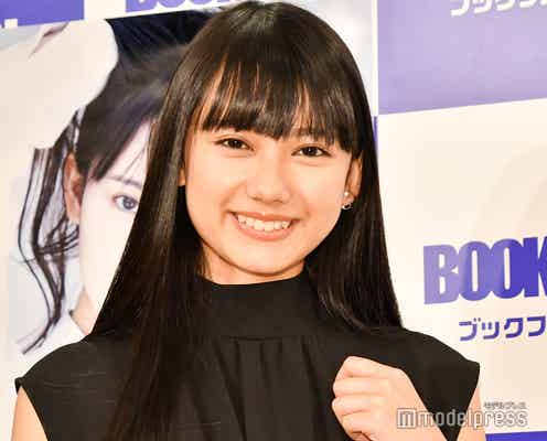 黒崎レイナ、初水着&ランジェリーは“くびれ”にこだわり 一糸まとわぬシーツカットも