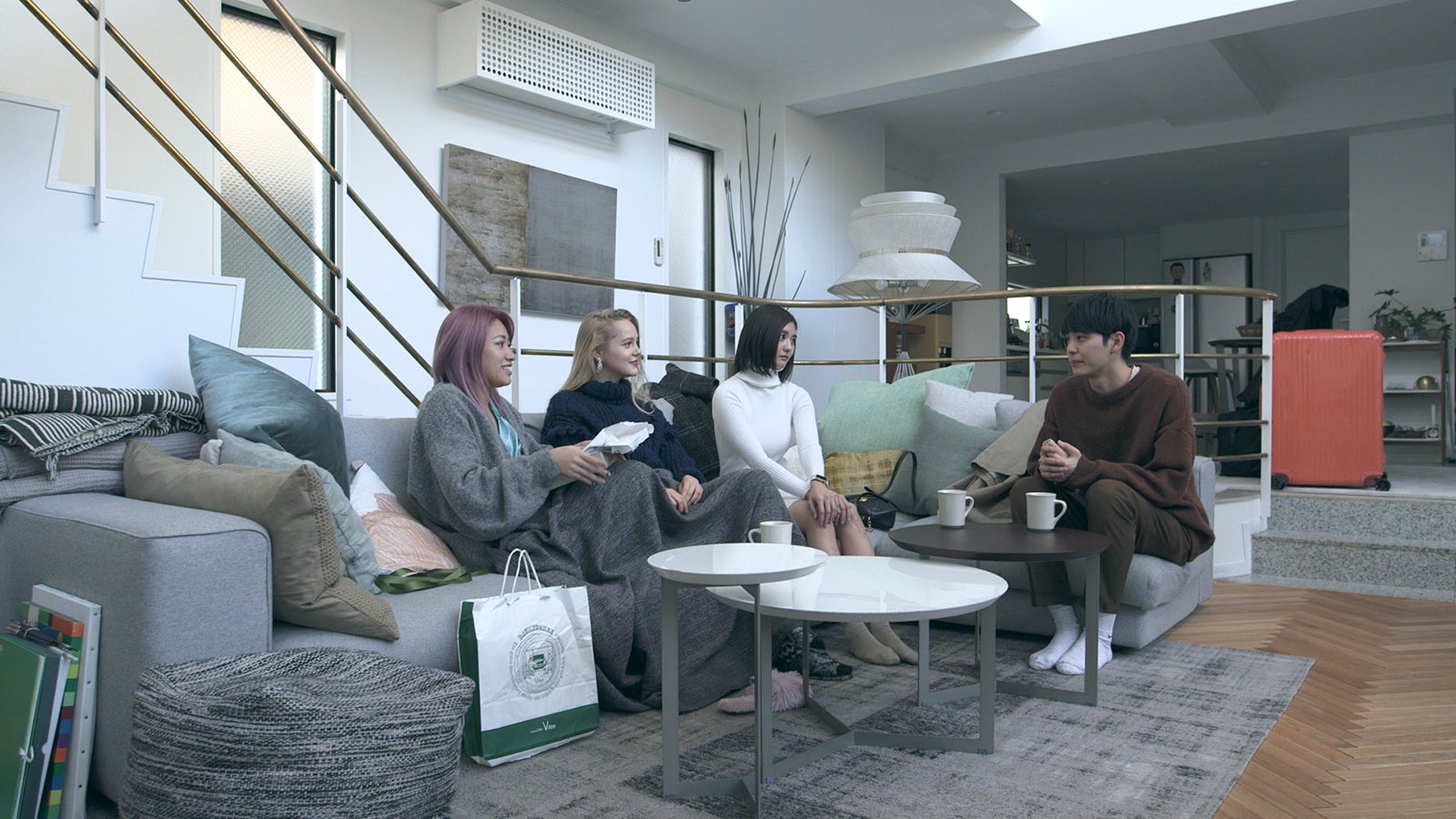 花、ビビ、夢、志遠「TERRACE HOUSE TOKYO 2019-2020」34th WEEK（C）フジテレビ／イースト・エンタテインメント