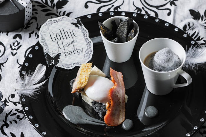 モノクロ・ゴシックパーティー／画像提供：ベストブライダル