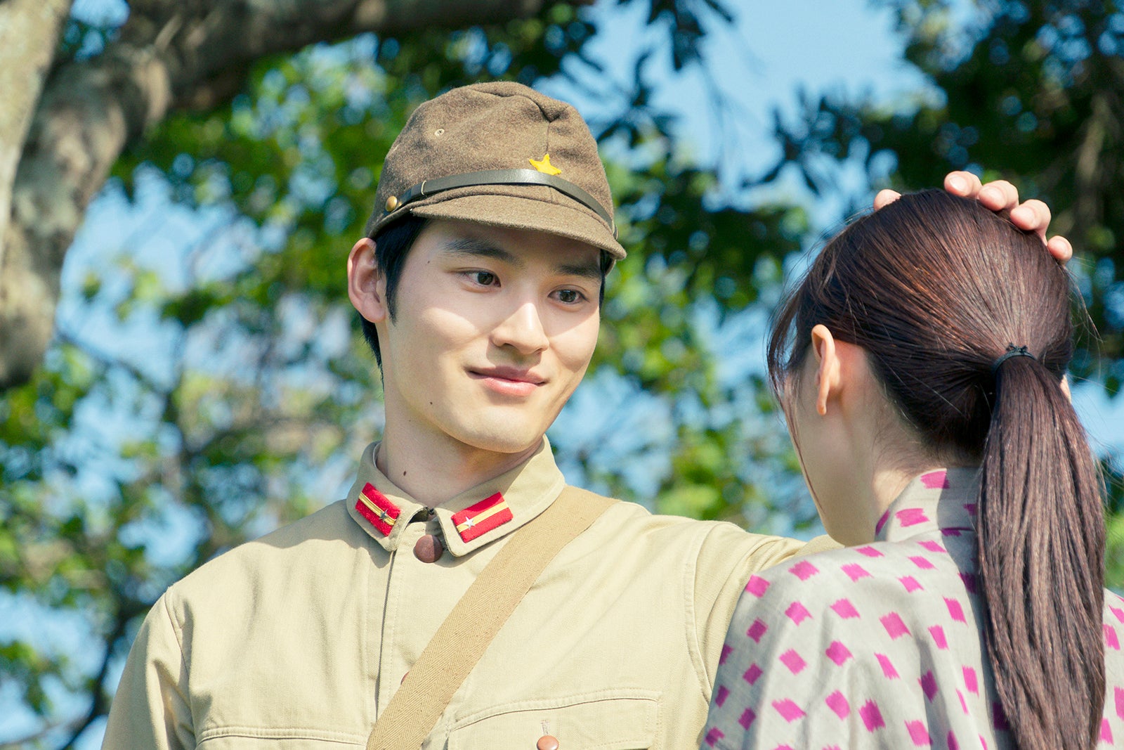 水上恒司、福原遥（C）2023「あの花が咲く丘で、君とまた出会えたら。」製作委員会