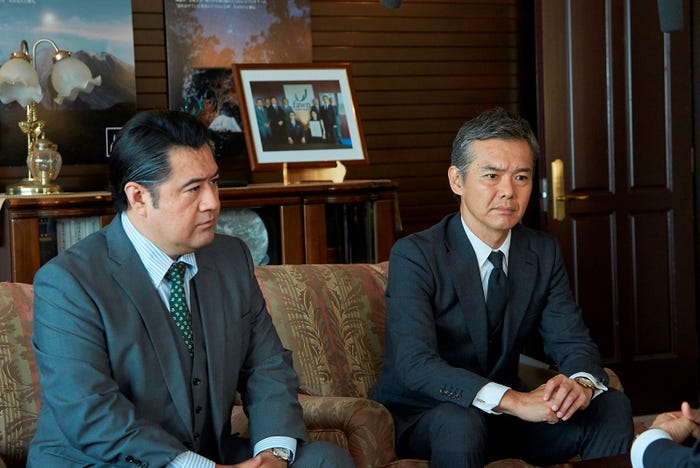 小手伸也、渡部篤郎(C)WOWOW