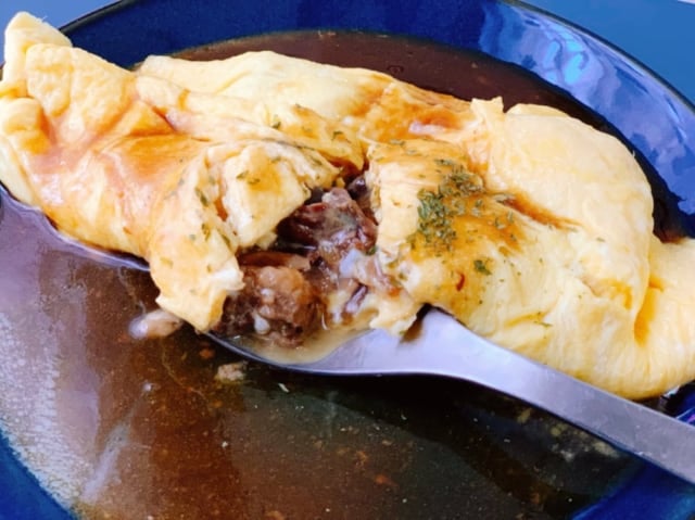カルディ　牛スジ煮込み　オムレツアレンジ