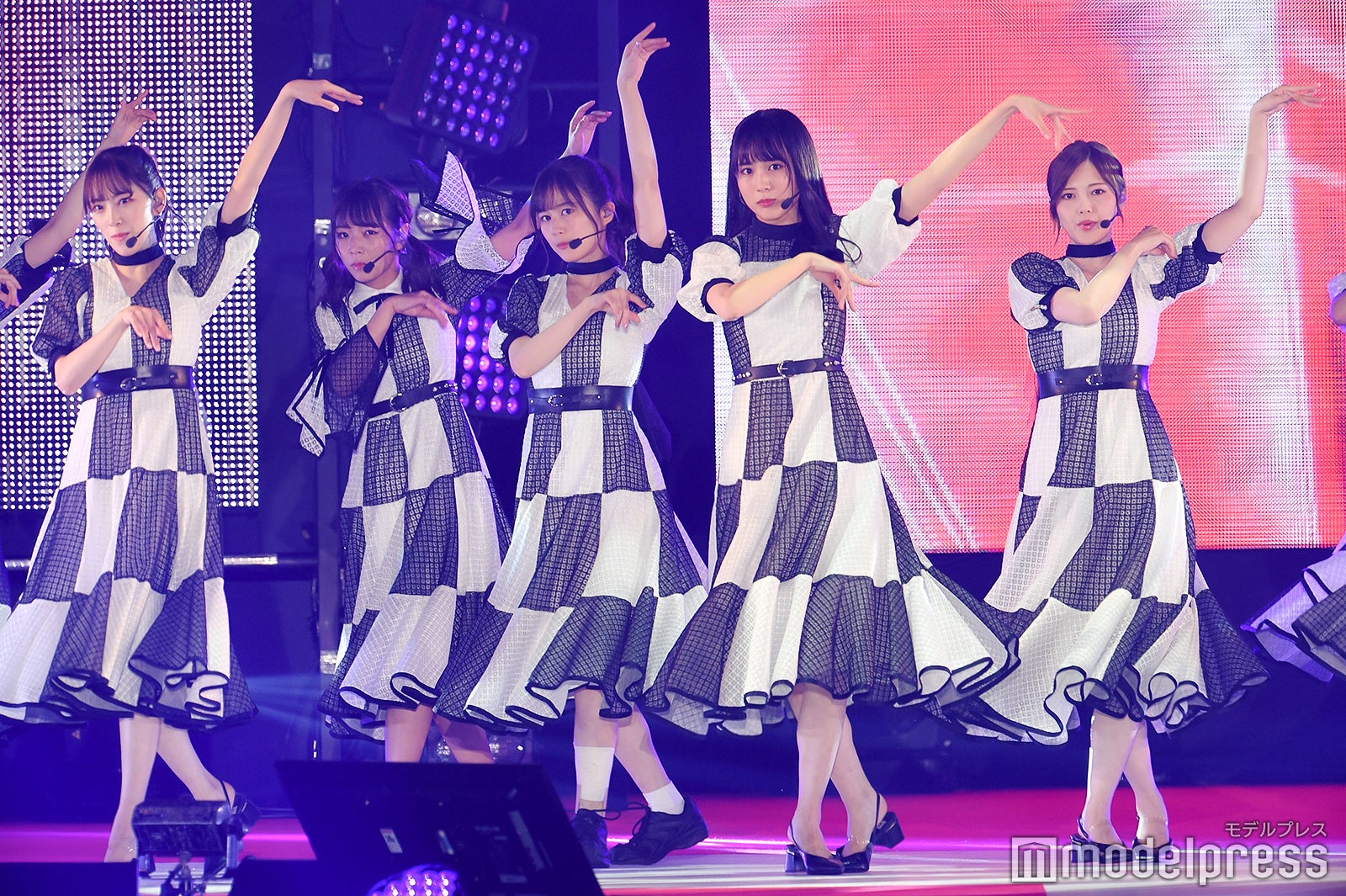 堀未央奈、北野日奈子、生田絵梨花、賀喜遥香、白石麻衣（C）モデルプレス