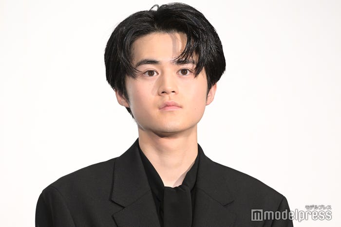 鈴鹿央士(C)モデルプレス