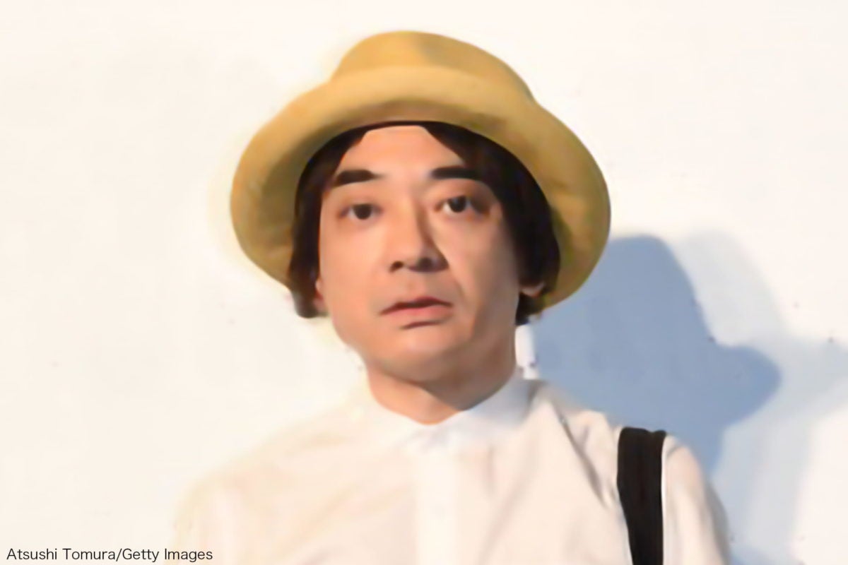 群衆の度肝抜いた 巨大顔バルーン 最後の飛行はあえなく中止に モデルプレス