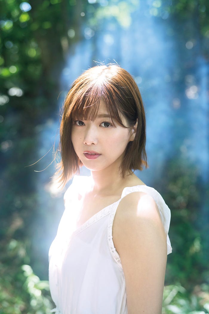 渡邉理佐(C)佐藤佑一、光文社