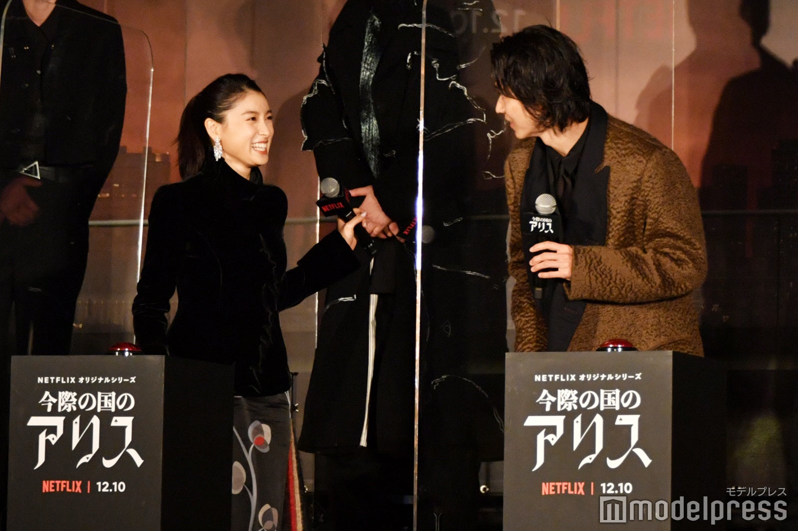 土屋太鳳、山崎賢人（C）モデルプレス