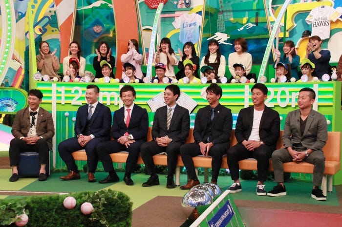 左から)元木大介、炭谷銀仁朗、松田宣浩、秋山翔吾、福田秀平、角中勝也、石川雅規 (C)フジテレビ