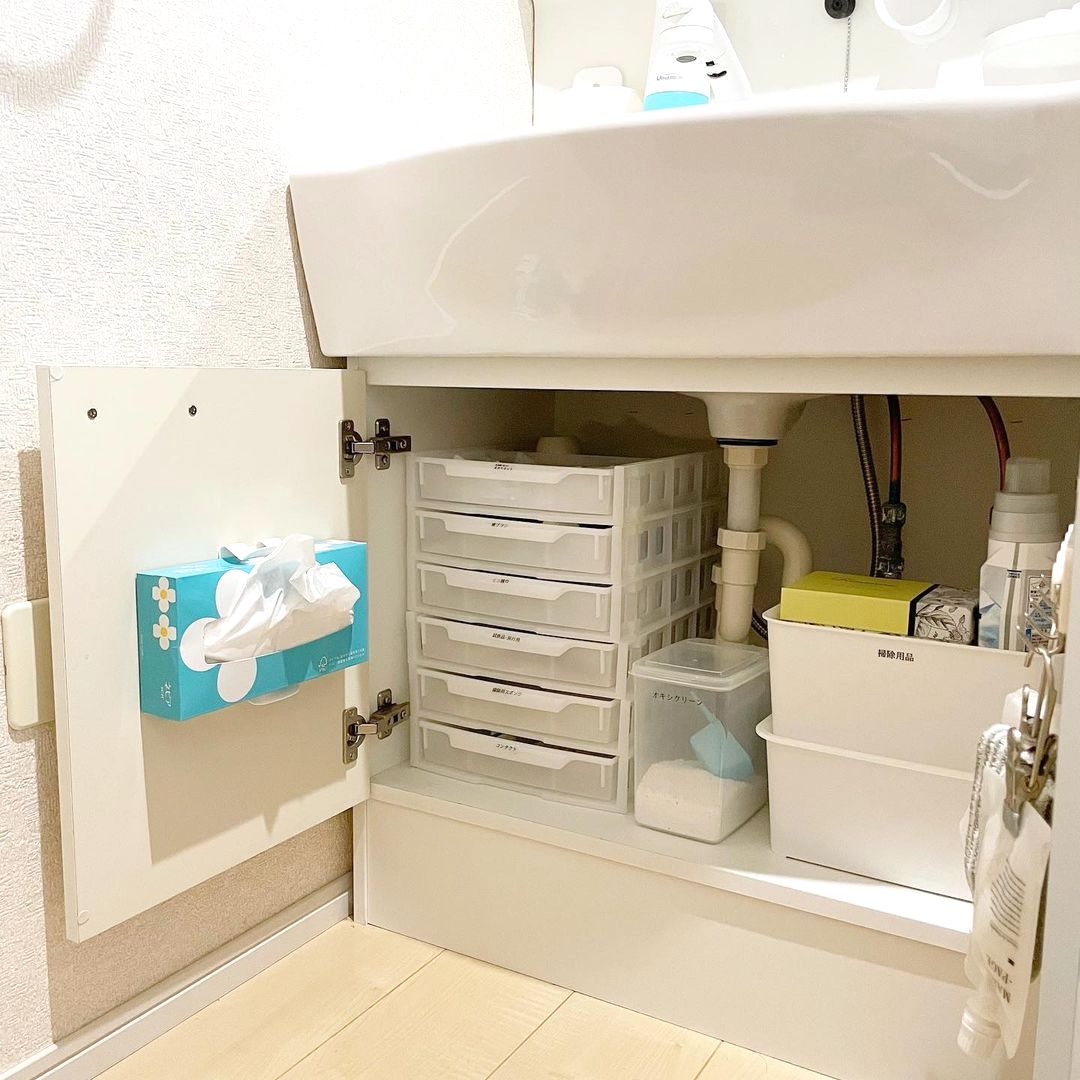ダイソー グッズで整う 洗面台下の収納アイデアご紹介 モデルプレス