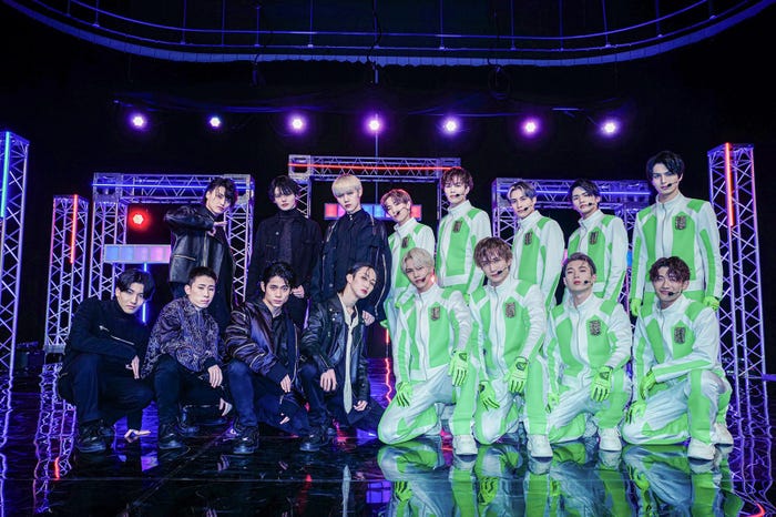 (左)チームA(右)チームB (C)NTV