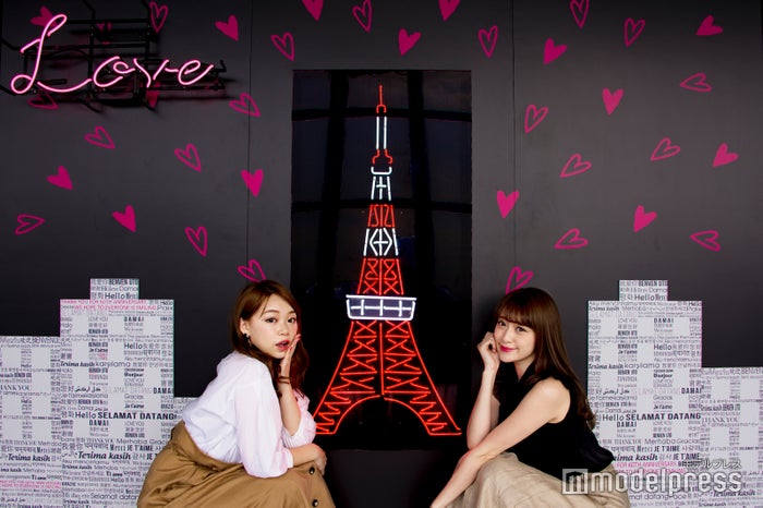 色んなポーズで楽しめる(C)モデルプレス