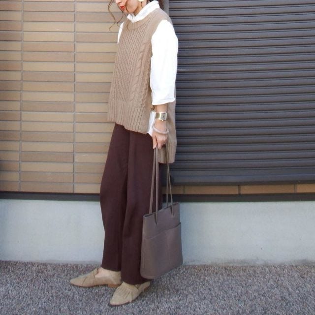 大人女子の定番 白シャツ があればオシャレに差がつく 秋の最旬お手本コーデ6style モデルプレス