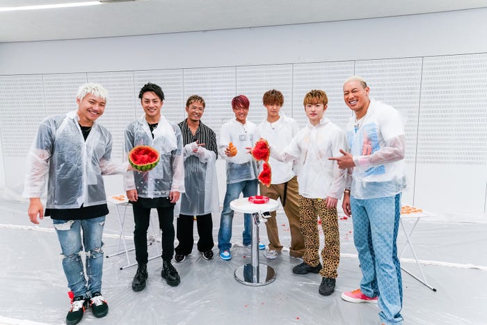 (左から)小森隼、白濱亜嵐、数原龍友、中務裕太、片寄涼太、佐野玲於、関口メンディー/モデルプレス独占カット(C)AbemaTV