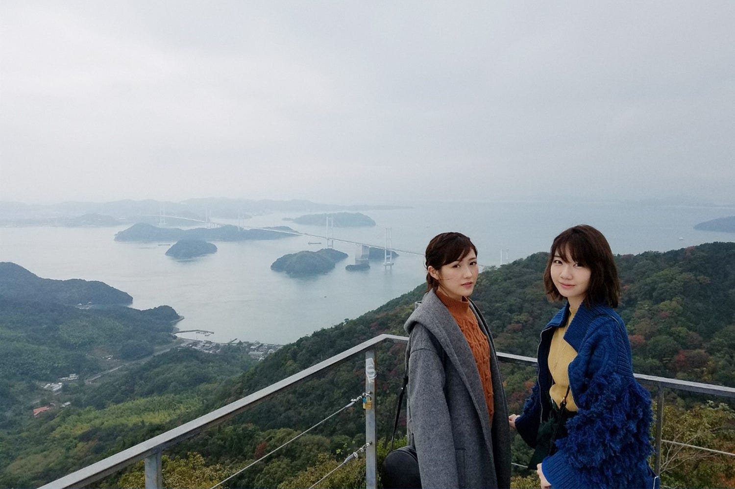 AKB48渡辺麻友&柏木由紀、サイクリング&BBQでアクティブに愛媛満喫