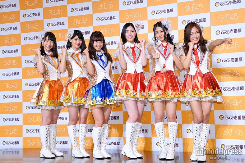 （左から）熊崎晴香、東李苑、柴田阿弥、松井珠理奈、古畑奈和、斉藤真木子