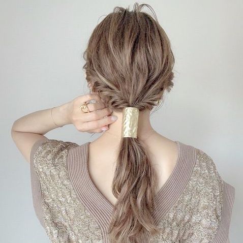 22 大人おしゃれな簡単ヘアアレンジ15選 デートの髪型はコレ モデルプレス