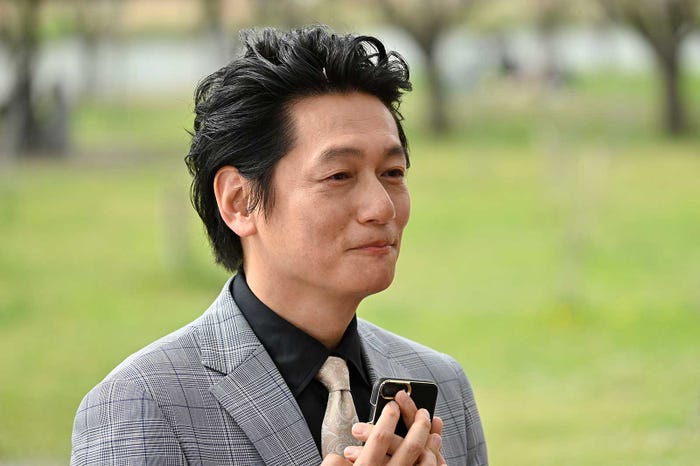 井浦新 (C)テレビ朝日