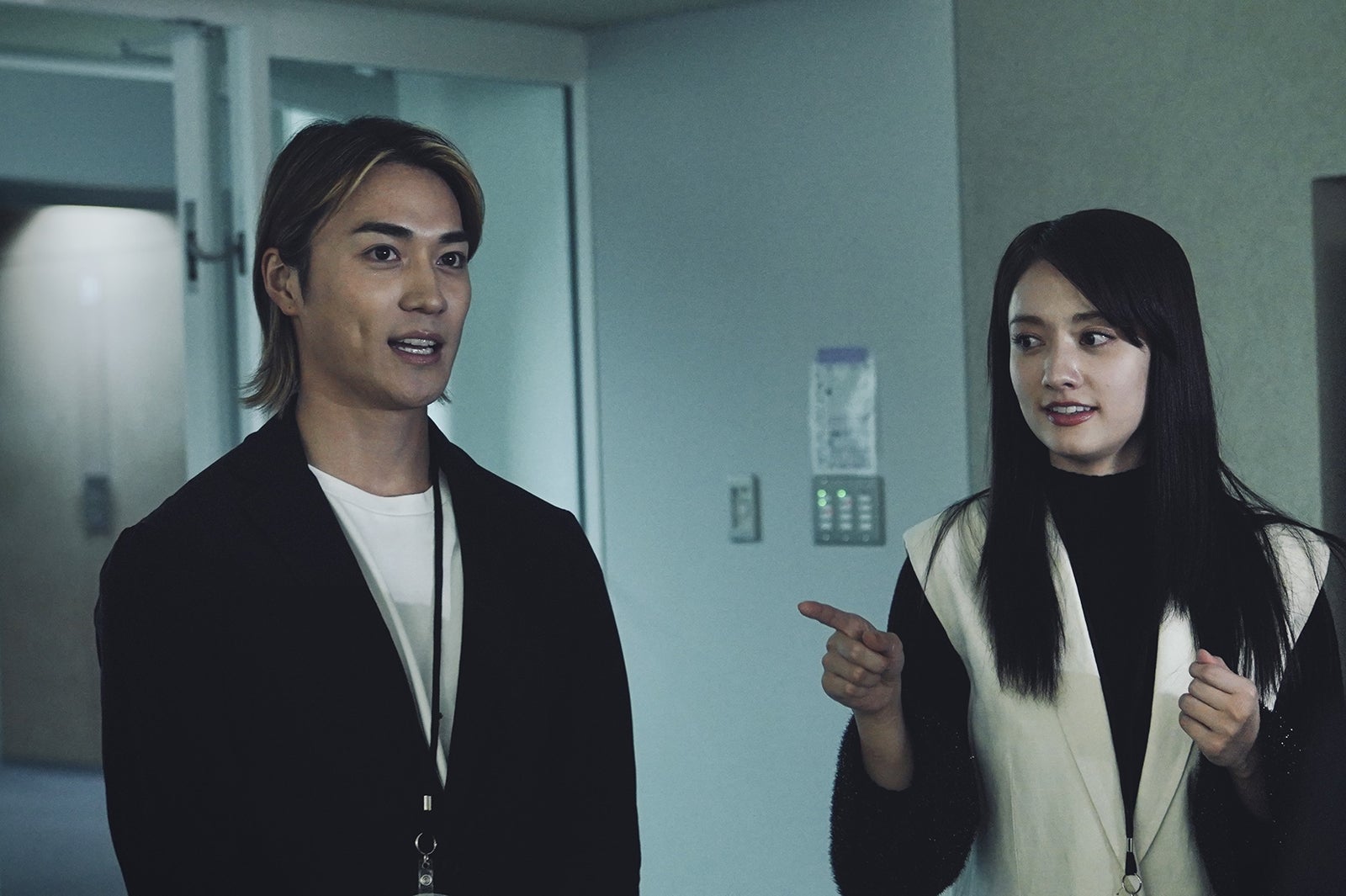 （右）谷まりあ「僕のあざとい元カノ from あざとくて何が悪いの？」第2話（C）テレビ朝日