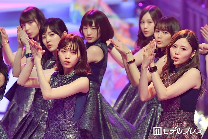 乃木坂46 生バンドで インフルエンサー 披露 昨年不在の北野日奈子も参加 レコ大 モデルプレス