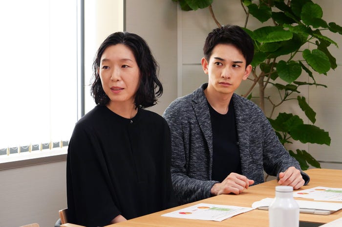 江口のりこ、町田啓太 「SUPER RICH」第2話より(C)フジテレビ