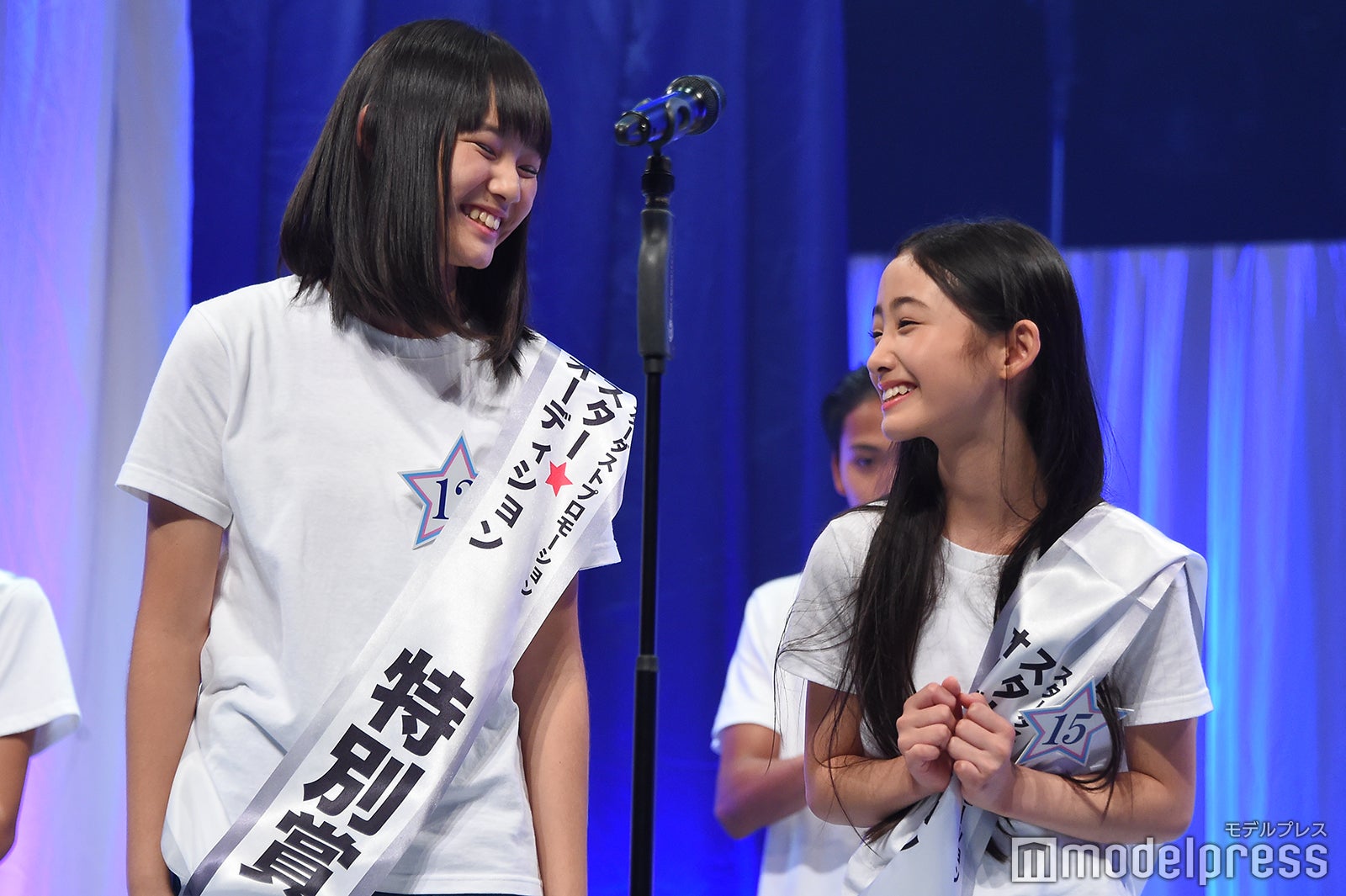 大塚梨々愛さん、三谷宥貴奈さん （C）モデルプレス