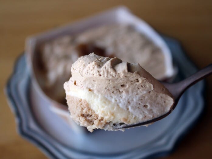 4層のパーツが重なり、奥行きのある味わいに