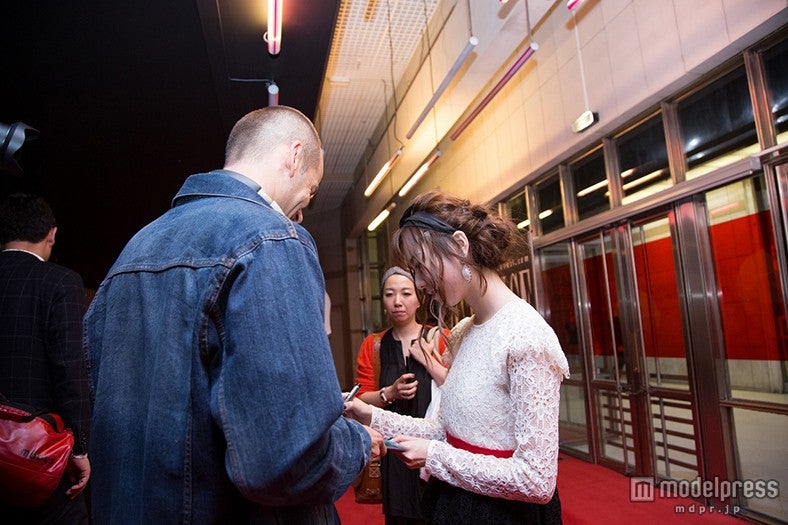 島崎遥香（C）2015『劇場霊』製作委員会