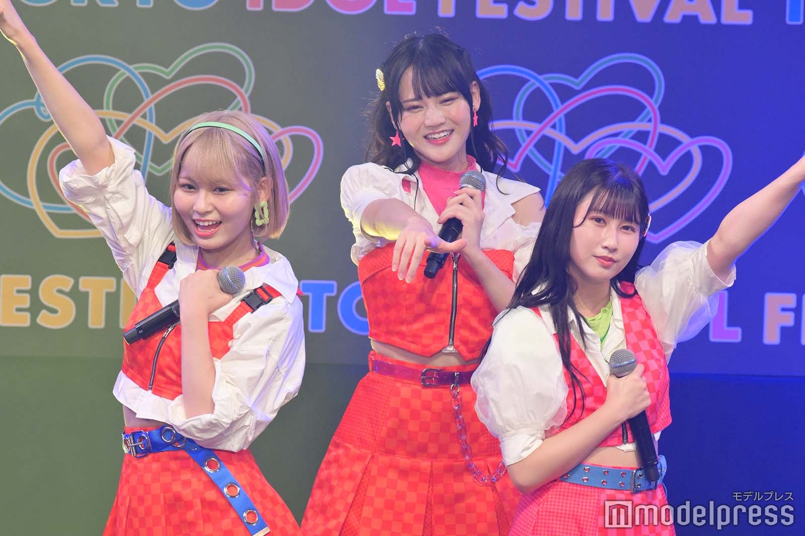 =LOVE （C）モデルプレス