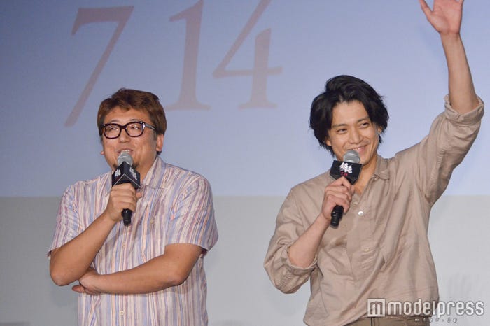 福田雄一監督&小栗旬 (C)モデルプレス