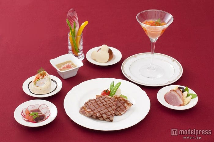 東京ディズニーリゾート・バケーションパッケージ『特別な日を大切な人と祝う2DAYS』(C)Disney