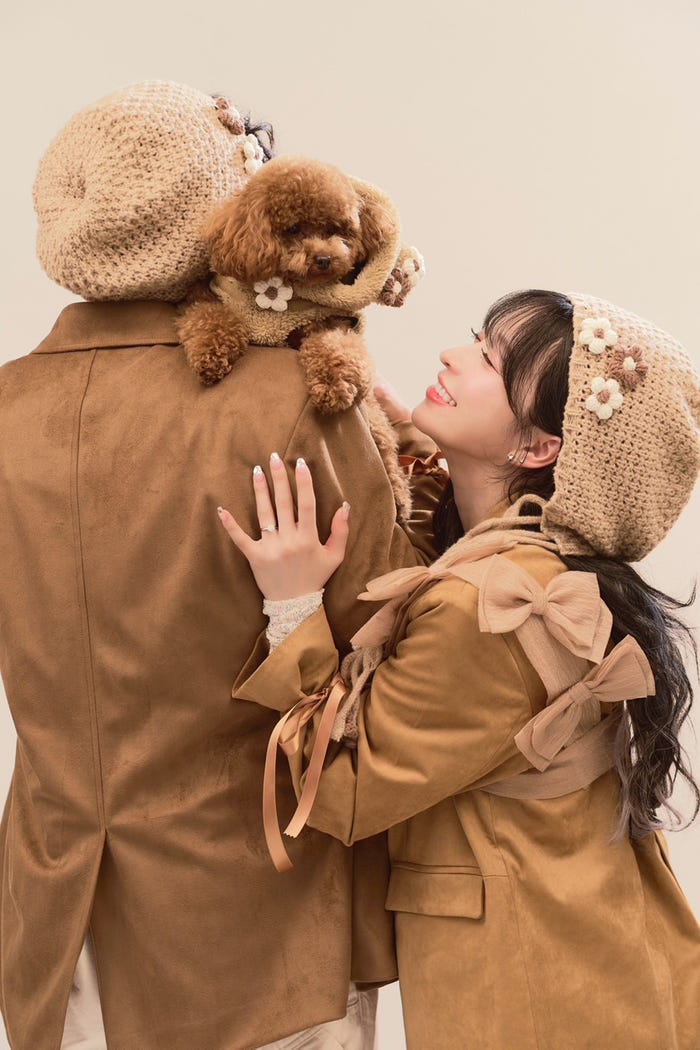 (右)さおりん(提供写真)