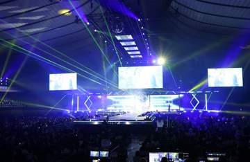 妖精ですか？！元AKB34歳ガルアワ登場 1児ママ信じられん「お姫様」「本当に可愛すぎ」ふんわりワンピで