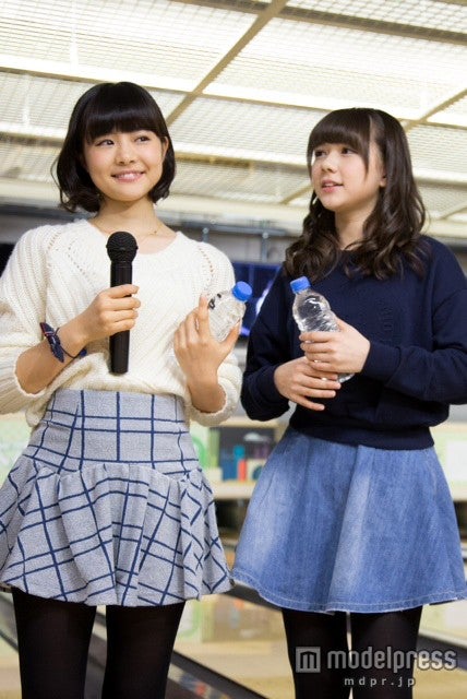 穴井千尋、村重杏奈（C）AKS