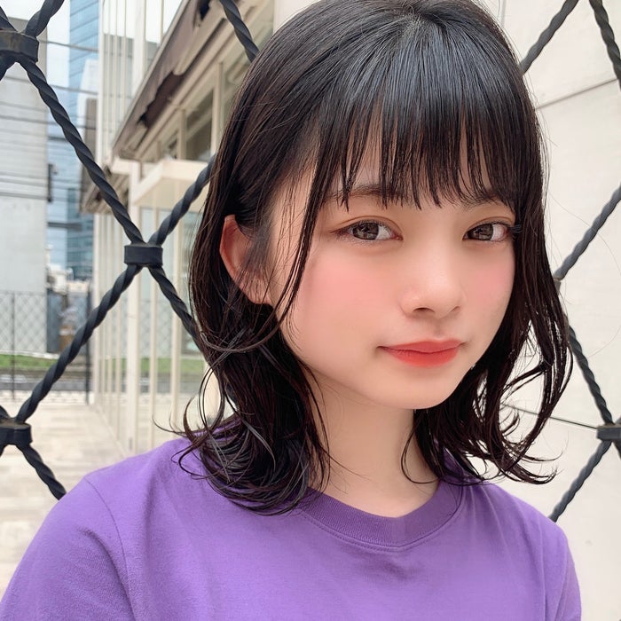 暗い髪色 でもおしゃれにあか抜けるためのポイントって モデルプレス 暗い髪色 でもおしゃれにあか抜けるためのポイントって モデルプレス