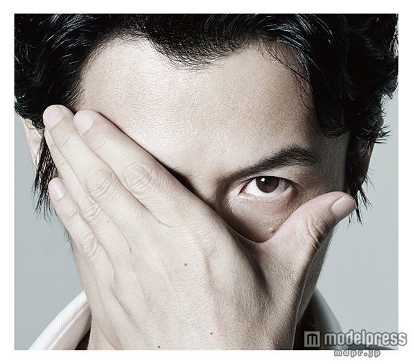 福山雅治「I am a HERO」(8月19日発売)【初回限定 特製グッズ スペシャル・マフラータオル付盤】