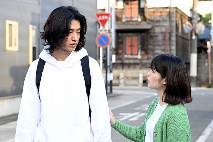 山崎賢人、岸井ゆきの「アトムの童」第2話より(C)TBS